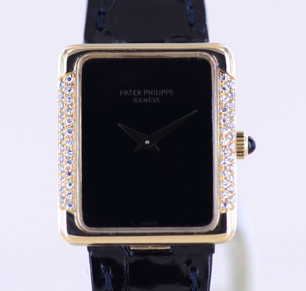 18K Gold black Onyx Dial 4311 Diamond Case Dresswatch Hand Wind rar Lady